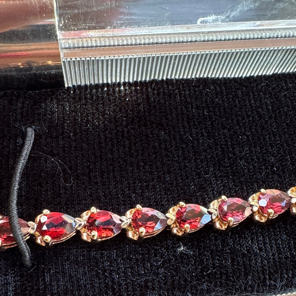 Elegant 925 Red Gemstone Bracelet - Picture 6 of 9